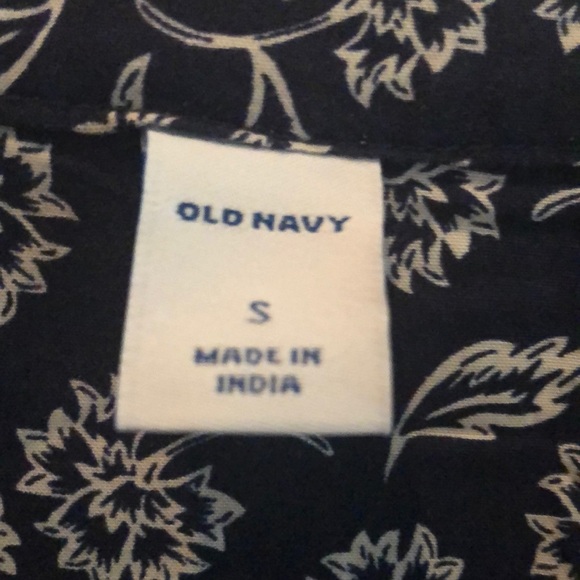 Old navy blouse - Picture 7 of 8